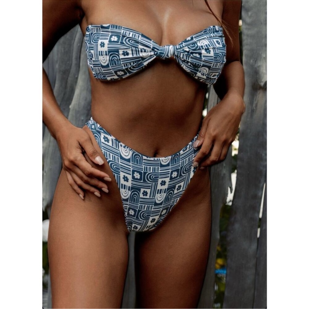 Skatie Bikini Top and bottom SET